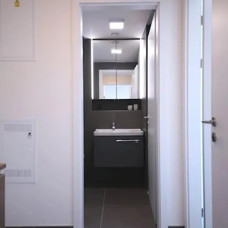 Spacious Top Floor Flat, Air Conditioning, Free Parking, 200Mb Wifi Prague Exterior photo