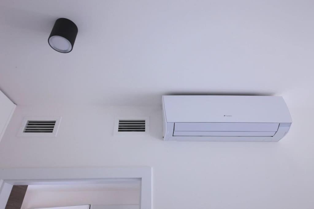 Appartement Spacious Floor Flat, Air Conditioning, Free Parking, 200mb Wifi *