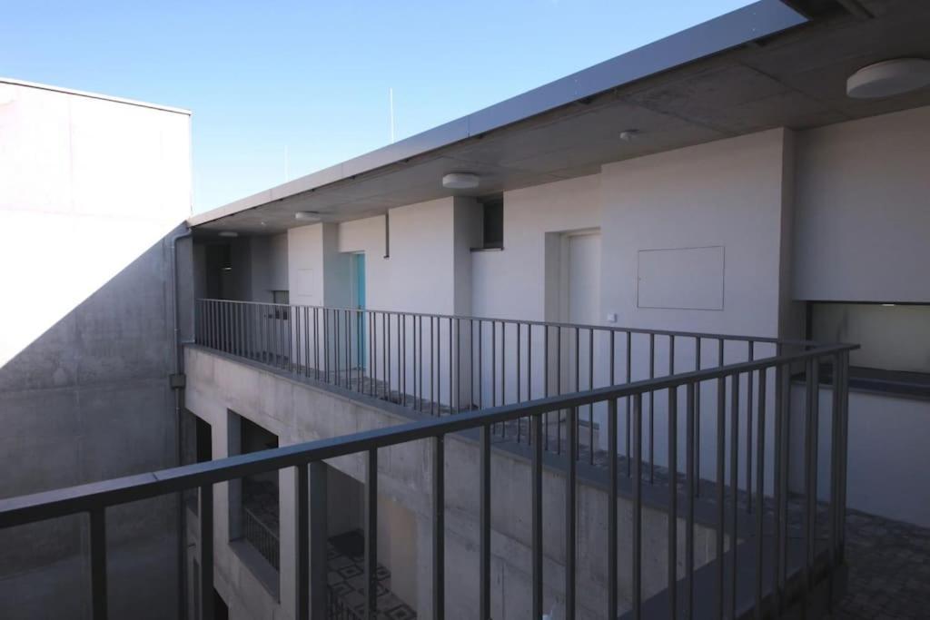Appartement Spacious Floor Flat, Air Conditioning, Free Parking, 200mb Wifi